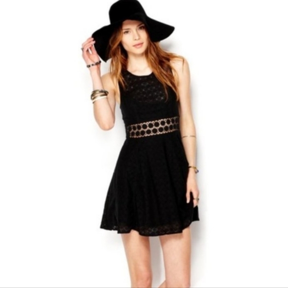 Free People Women's Black Daisy Lace Boho‎ Fit n Flare Dress Size 8 - Picture 1 of 9